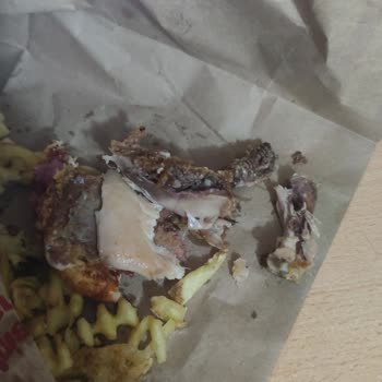 GetirYemek'te Popeyes Siparişimde Kemik Çıktı