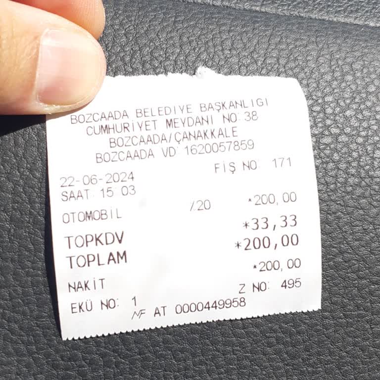 Bozcaada Belediyesi Araç Başına Haksız Para Talep Ediyor.