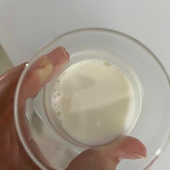 BİM Dost Sütte Kaymak Tortu Ve Tadında Acılık