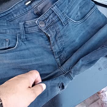 Mavi Marka Pantolon Yırtılması