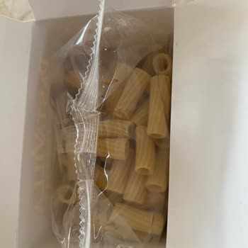 Pastavilla Makarna Kurtlanmış Şekilde Satılıyor