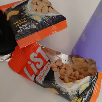 List Nuts (Ottolist.com.tr) Cheddar Peyniri Soslu Yer Fıstığı Aldım İçi Wasabi Ve Soya Soslu Çıktı