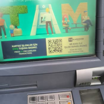VakıfBank ATM'si Sürekli Para Yutuyor