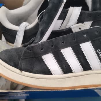 Adidas кроссовки порвались за 2,5 месяца и нет гарантии
