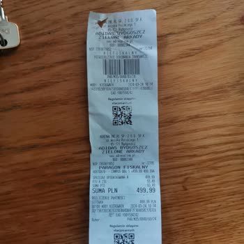 Adidas кроссовки порвались за 2,5 месяца и нет гарантии