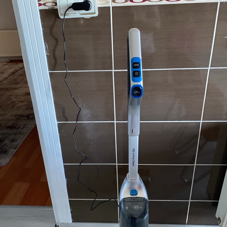 Fakir Şarjlı Dikey Süpürge BİM