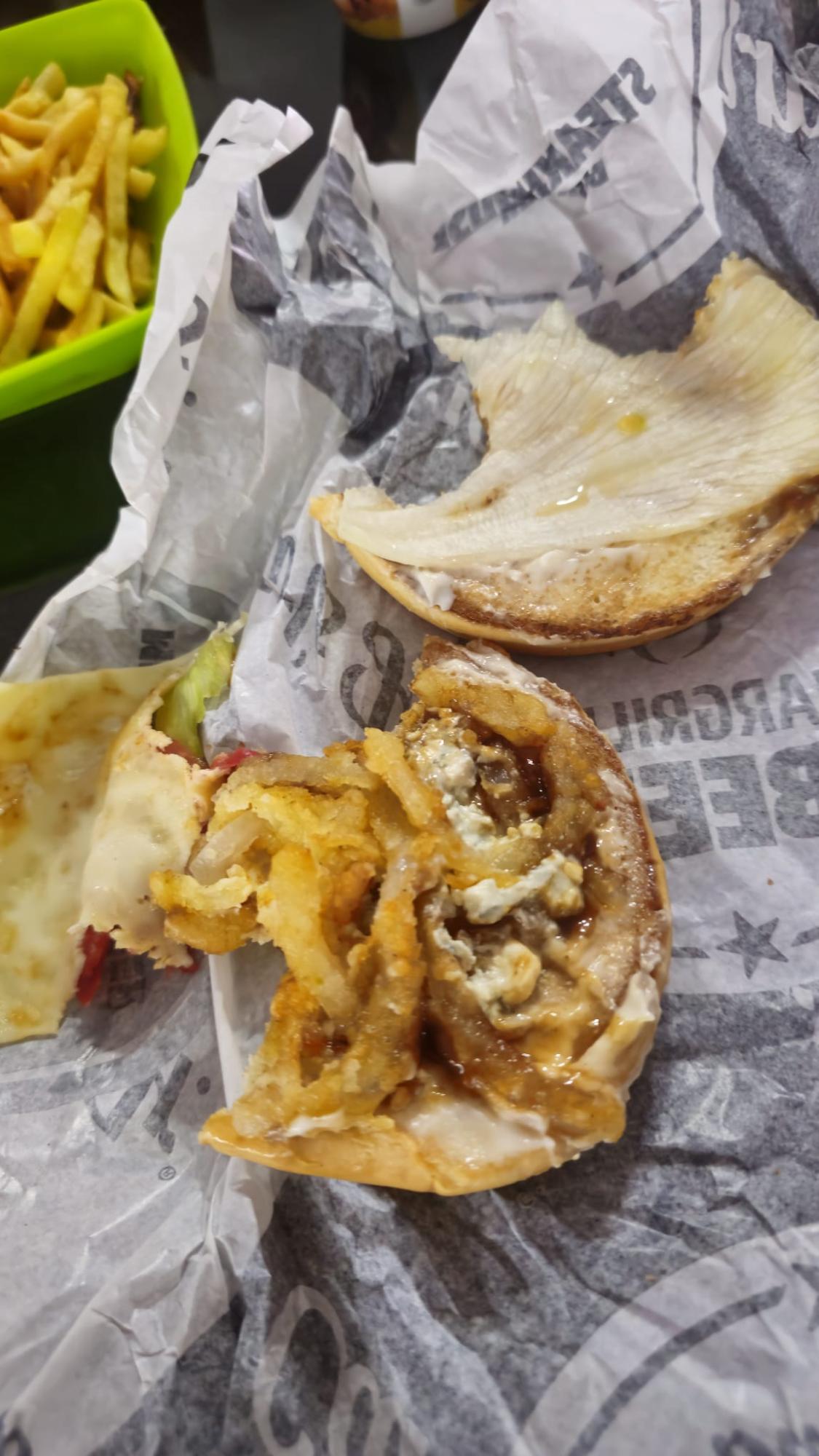 Carl's Jr Burger / Yemek Sepeti Köftesi Unutulan Burger Şikayetvar