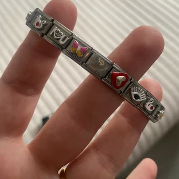 Gratis Charm Bileklik Taşları Düşmüş