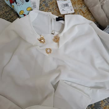 LCW Bluz Zinciri Kırık Gönderilmiş Ve Beden De Yok Ne Yapabiliriz