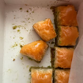 İmam Çağdaş Baklava Aldım Ne Yazık Ki Şekerlendi