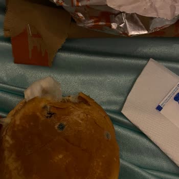 Popeyes'ten Küflü Hamburger Geldi