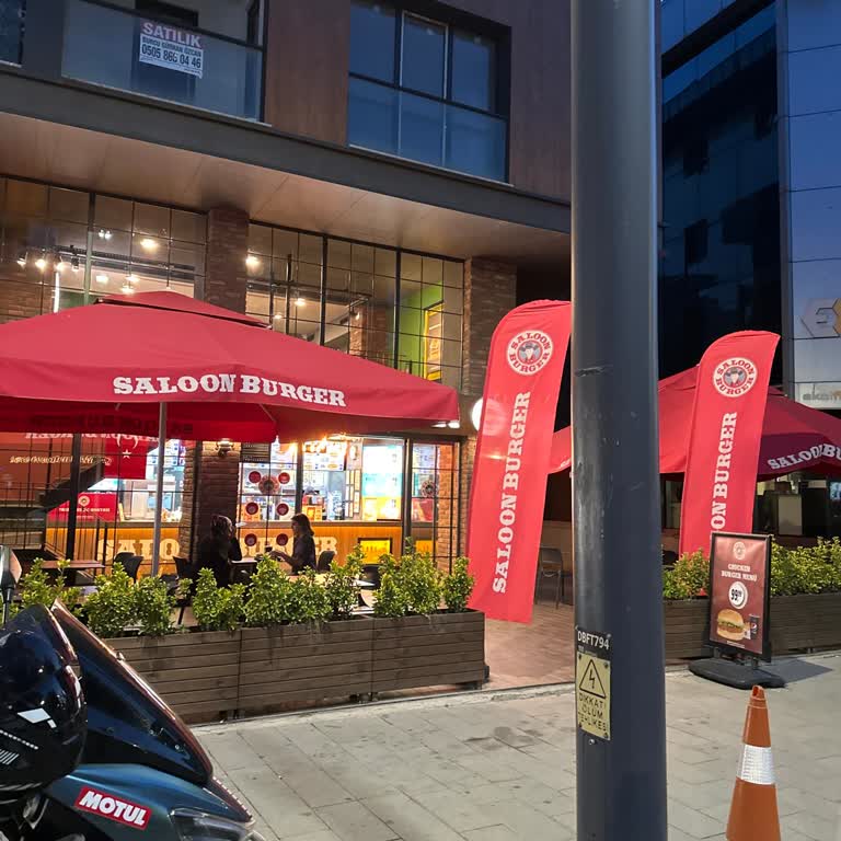 Saloon Burger Kuryelere Lavabo Yasağı!