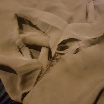 Gusto Giyim Marka Ürünlerden Defolu Pantolon Satışları Yapılmaktadır