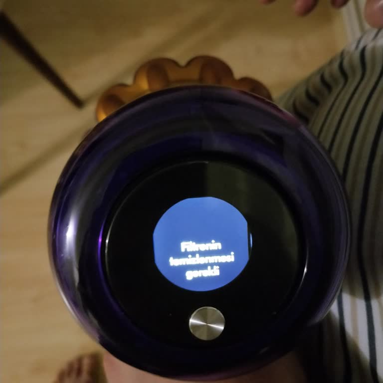 Dyson V15 Filtre Temizliği Uyarısı Vermektedir