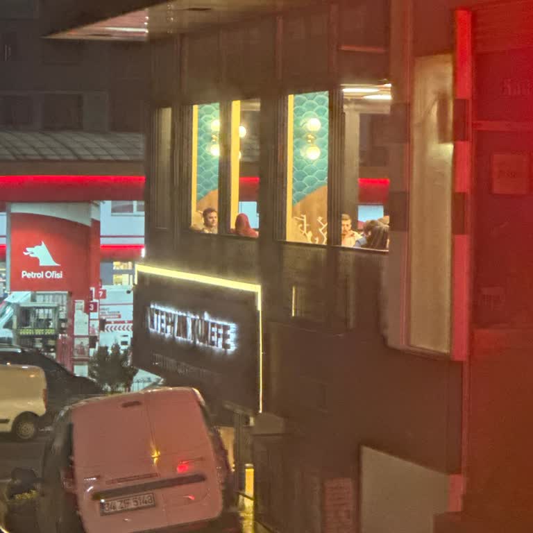 Antephan Künefe Beklenmedik Kalite Düşüklüğü Ve İlgisiz Hizmet