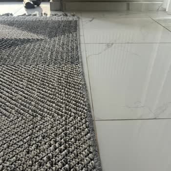 Violet Halı Ürünlerinin Zamanla Çekmesi