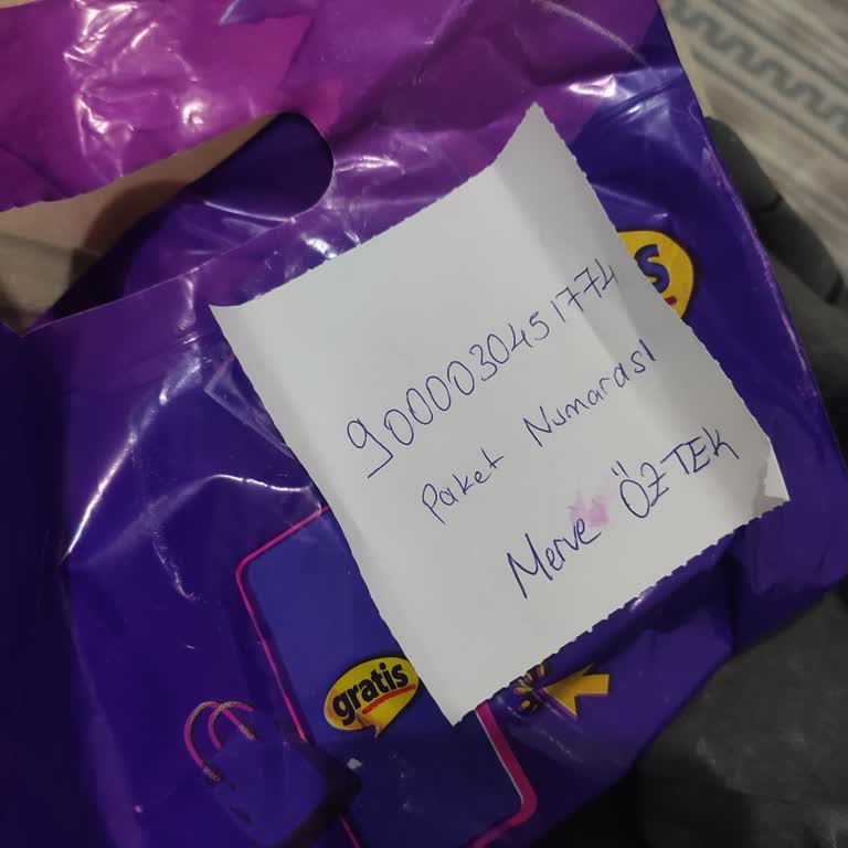 Gratis Özensiz Ve Çok Kötü Paketleme