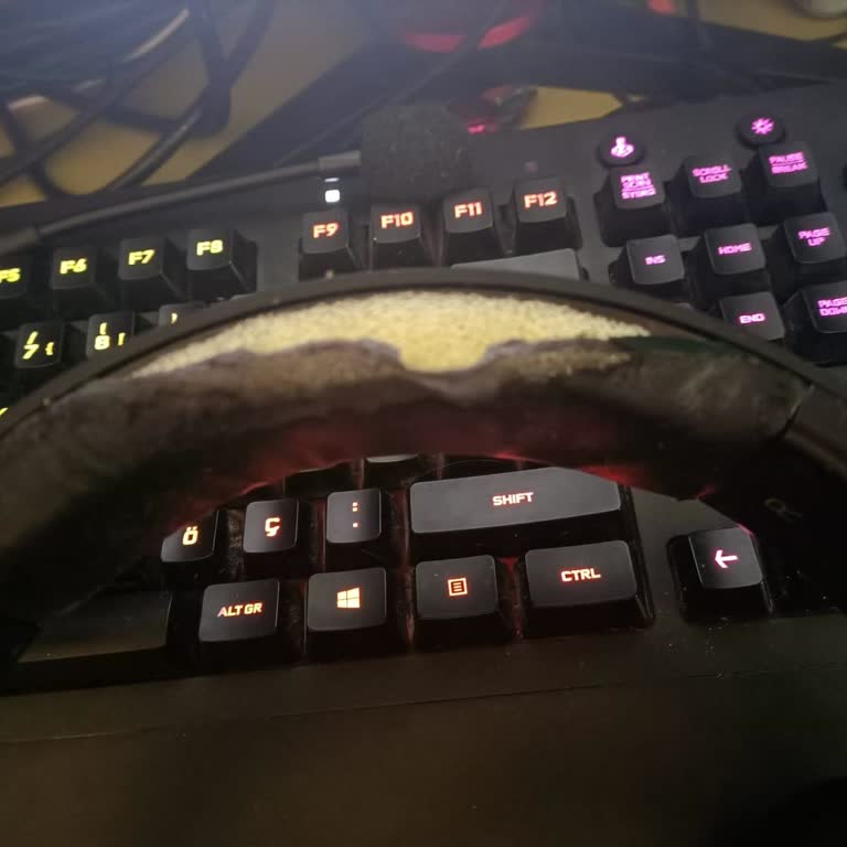 Rampage R81 Champion Kulaklık Pedi Yırtıldı - Yedeği Hiçbir Yerde Yok!