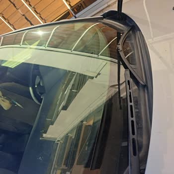 Coşarlar Market (Erzincan) Market Sahibi Arabamın Camini Kirdi