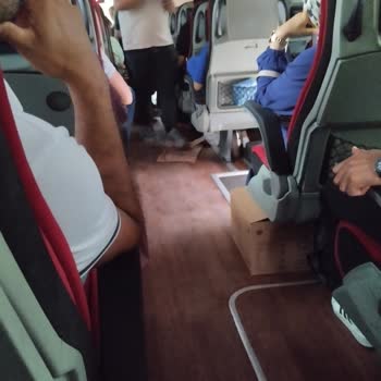 Kamil Koç Pişmanlıktır. Klima Çalışmıyor. Dolmuş Gibi İn Bin...