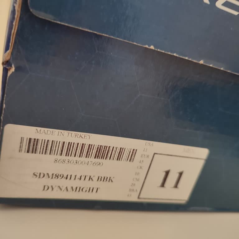 Skechers Ayakkabı Desen Farklı