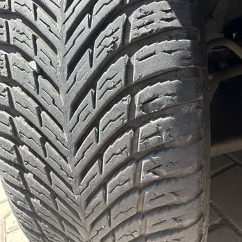 2 Senelik Nokian Seasonproof 4 Mevsim Lastikte Parçalanma Ve Çatlama