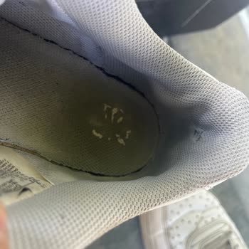 Nike Aldığımız Ürünün Aşırı Hızlı Yıpranması
