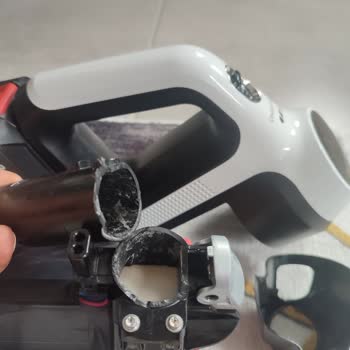 Bosch Elektrikli El Aletleri Bosch Dikey Süpürge Elimde Kaldı...