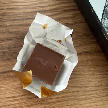 Bolçi Çikolatada Kıl Çıktı