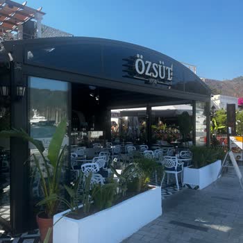 Özsüt Marmaris Marina Bardak Pasta Sulu