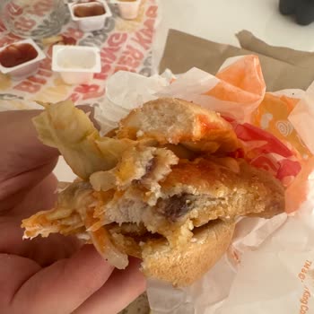 Burger King Hamburger İçinden Yabancı Cisim Çıktı