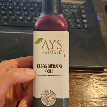 Aysnaturel.com Yaban Mersini Özü Adı Altında Şekerli Boyalı Su Satıyor