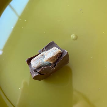 Tuğba Kuruyemiş Ürünü Olan Çikolatanın Küflenmiş Olması