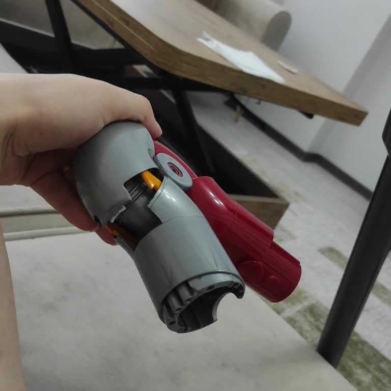 Dyson Mobilya Altı Aparatı