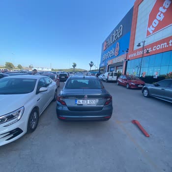 Viaport AVM Araca Verilen Hasara Göz Yumuyor