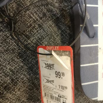 FLO Ayakkabı FLO Outlet Mağazasında Fiyat Etiketi Aldatmacası Ve Mağduriyetim