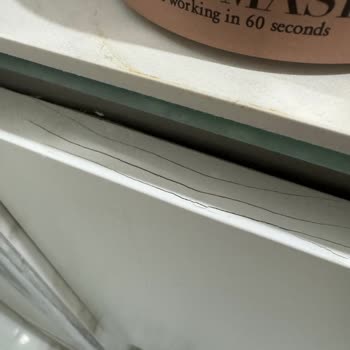 Kale Kalitesiz Kale Marka Banyo Dolabı