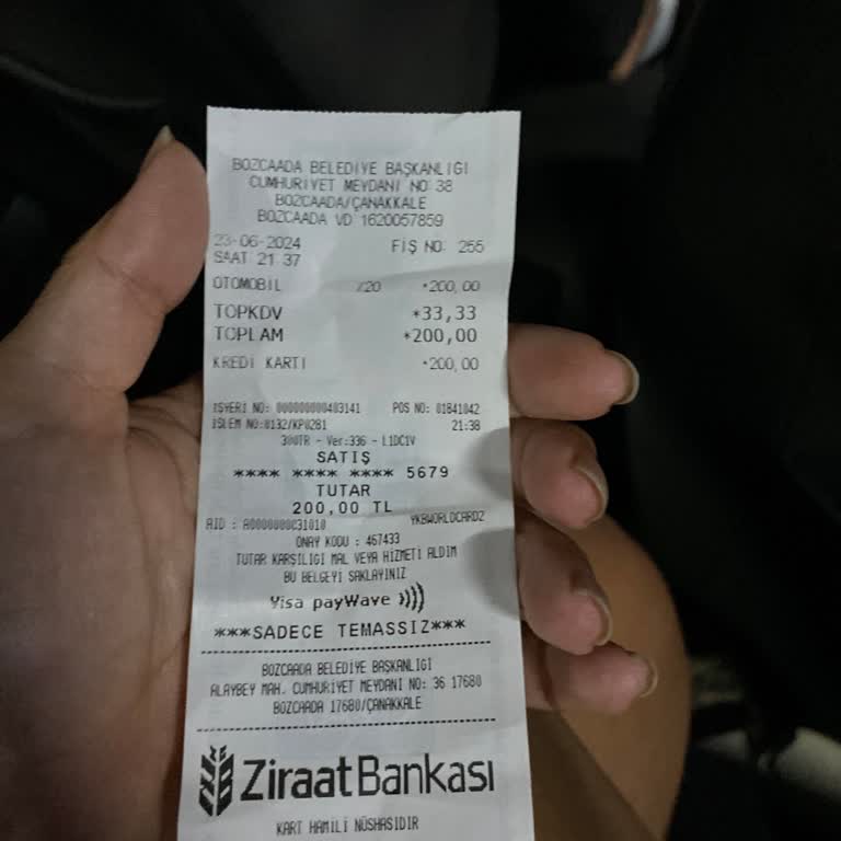 Bozcaada Belediyesi Feribot Sırasında Para Topluyor