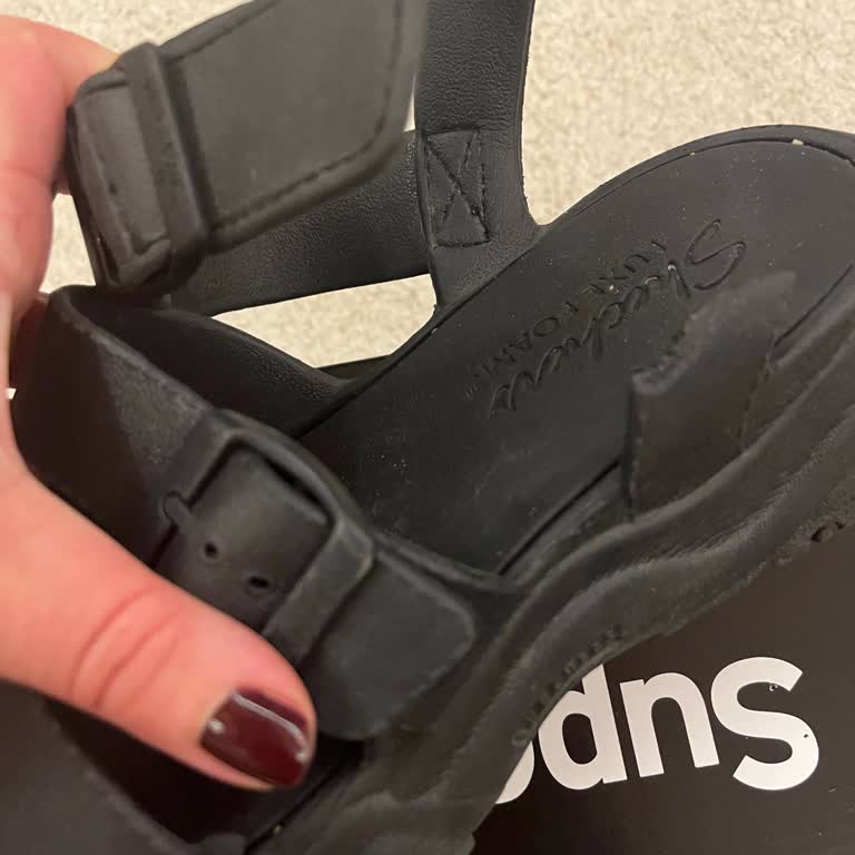 SuperStep'den Aldığım Skechers Arch Fit Marka Sandaletim Koptu.