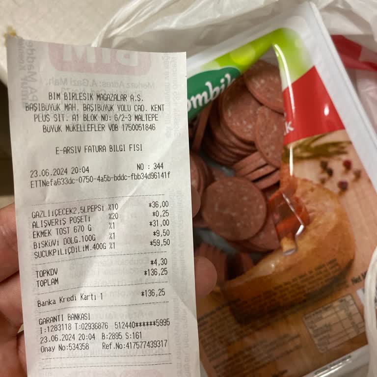 BİM Tombik Sucuk Siyahlıklar