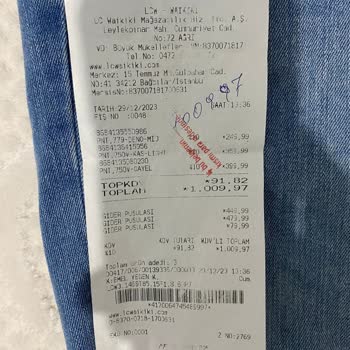 LC Waikiki Ürünün Arkasında Durulmuyor.