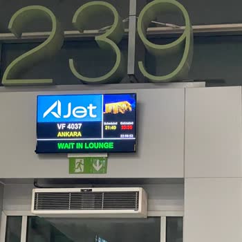 Ajet Tarifeli Uçağının Bilmediğimiz Bir Sebepten Dolayı Rötar Yapması