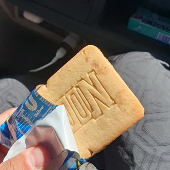 Algida Nogger Dondurmanın Bir Tarafı Bisküvisiz Olması