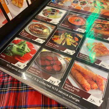 Fortunato Restaurant (Büyükada) Büyükada'da Şaşırtan Servis Ücreti Ve İğneleyici Hizmet