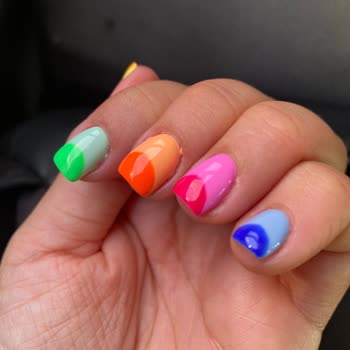 Emsal Doğan Güzellik ve Tırnak Merkezi Mersin Tırnak Bakım Hizmetleri Değerlendirmesi