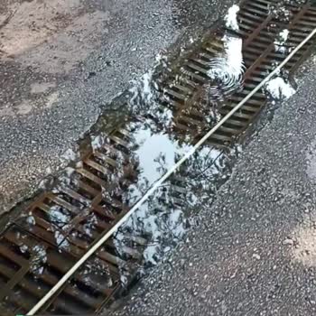 Soğukkuyu Mezarlığında Patlak Var 15 Tane Tesisatçı Geldi Boş!