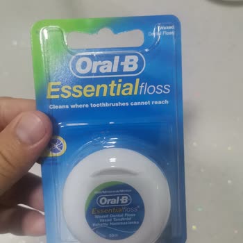 Oral B Essential Floss Diş İpi Plastiği Soyuluyor