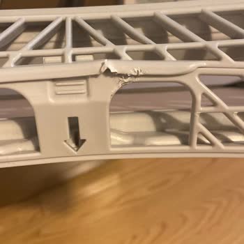 LG Kurutma Makinesinde Plastik Filtre Kusuru, Parça Değişimi Talebi.