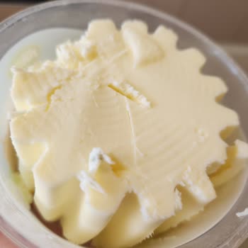 Sütaş Tereyağından Siyah Bir Yabancı Madde Çıktı