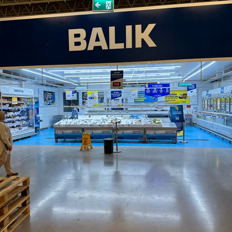 Diyarbakır Metro Market Balık Reyonunda İlgisizlik Ve Uzun Bekleme Süresi